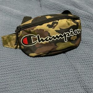 Champion Camo belt bag